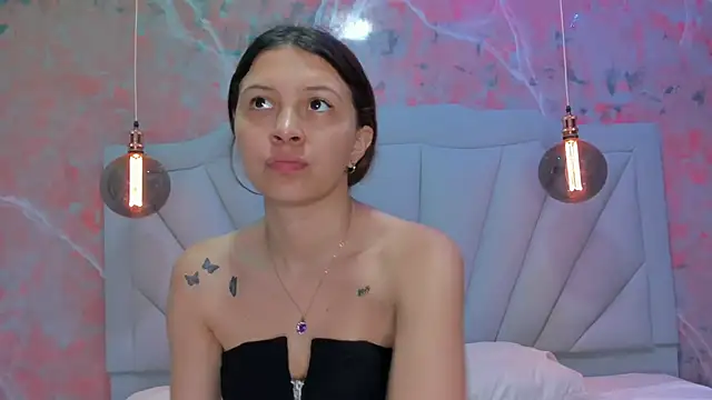 Snapshot of AngelaaCute_ chatting on January 9, 12:19 pm AngelaaCute online show from January 9, 12:19 pm