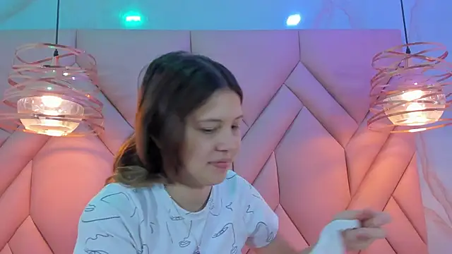 Snapshot of AngelaaCute_ chatting on January 22, 11:56 am AngelaaCute online show from January 22, 11:56 am