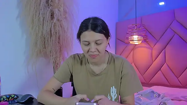 Snapshot of AngelaaCute_ chatting on January 29, 12:02 pm AngelaaCute online show from January 29, 12:02 pm