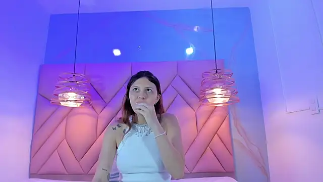 Snapshot of AngelaaCute_ chatting on March 11, 12:28 pm AngelaaCute online show from March 11, 12:28 pm