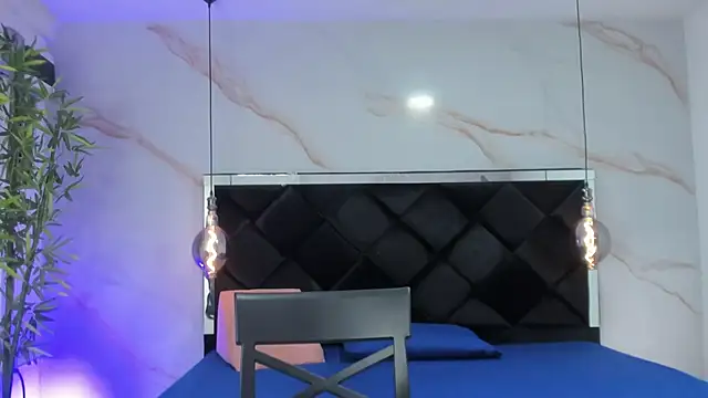 Snapshot of AngelaaCute_ chatting on October 21, 12:17 pm AngelaaCute online show from October 21, 12:17 pm