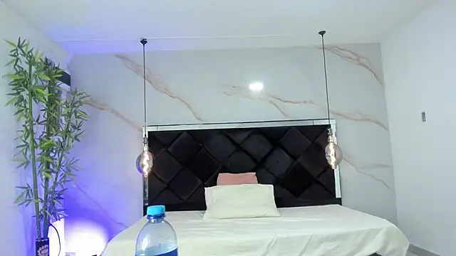 Snapshot of AngelaaCute_ chatting on November 7, 12:16 pm AngelaaCute online show from November 7, 12:16 pm