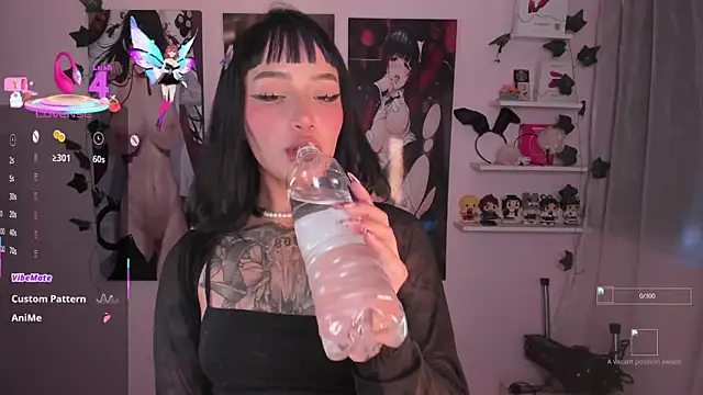 Snapshot of Sweet-bunny1 chatting on October 14, 9:26 pm Sweet-bunny1 online show from October 14, 9:26 pm