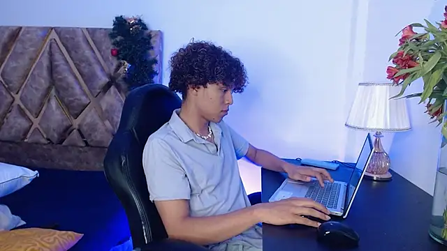 nickolas moon online show from December 30, 8:36 pm