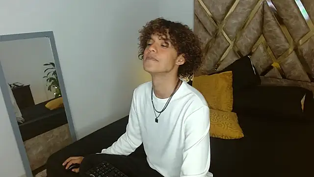 nickolas moon online show from January 29, 9:17 pm