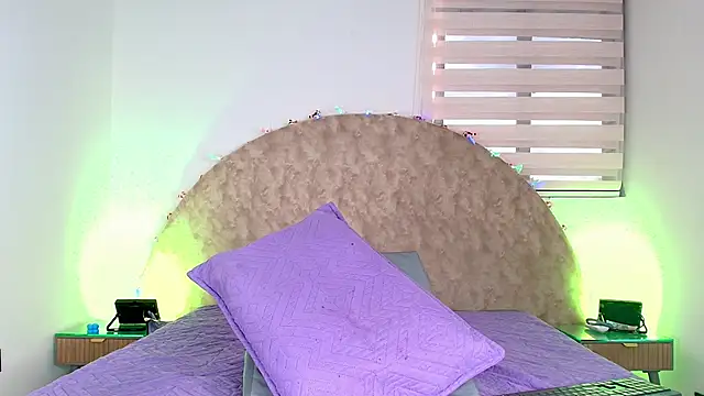 anisha x online show from December 4, 7:22 pm