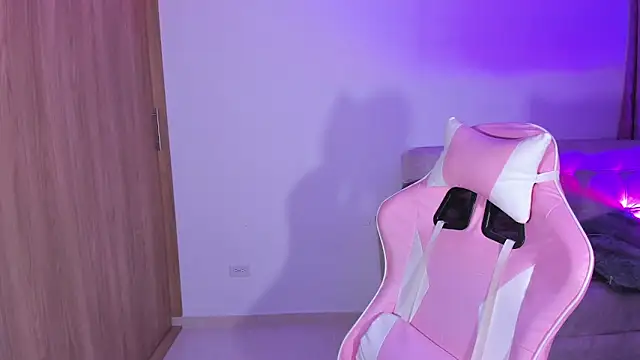 annika taylor online show from March 7, 11:38 pm