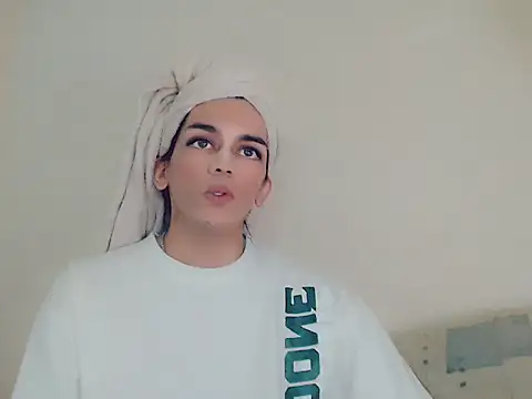 Snapshot of kimkardasha98 chatting on February 25, 12:09 am kimkardasha98 online show from February 25, 12:09 am