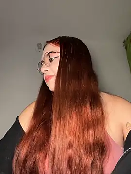 Snapshot of NatyOlson chatting on November 6, 5:19 am NatyOlson online show from November 6, 5:19 am