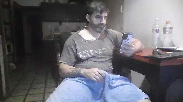 Snapshot of ozzypsico13 chatting on November 19, 3:06 am ozzypsico13 online show from November 19, 3:06 am