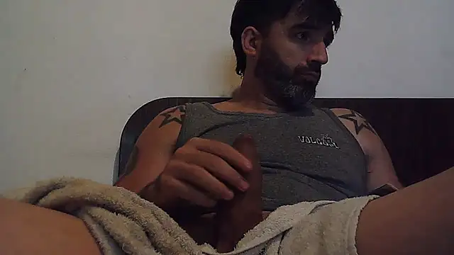 Snapshot of ozzypsico13 chatting on December 16, 1:43 am ozzypsico13 online show from December 16, 1:43 am