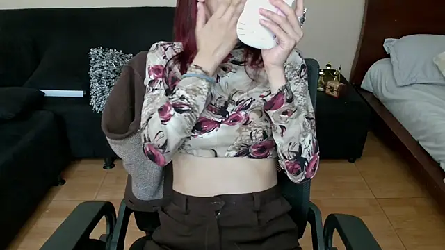 Snapshot of 3badweed3 chatting on February 12, 1:48 pm 3badweed3 online show from February 12, 1:48 pm