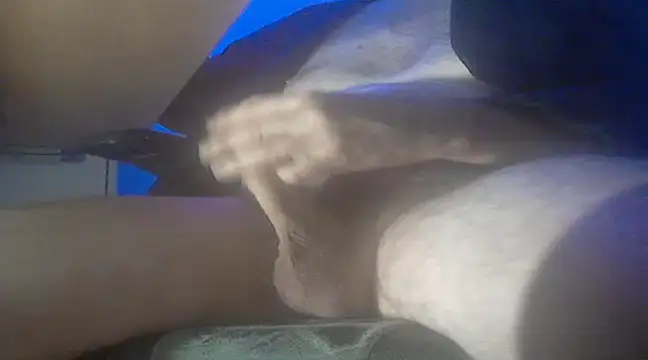 Snapshot of fanfancoquinFR chatting on December 12, 6:21 pm fanfancoquinFR online show from December 12, 6:21 pm