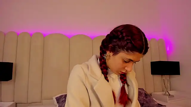 Snapshot of AnnyCherry_ chatting on November 6, 6:20 pm AnnyCherry online show from November 6, 6:20 pm