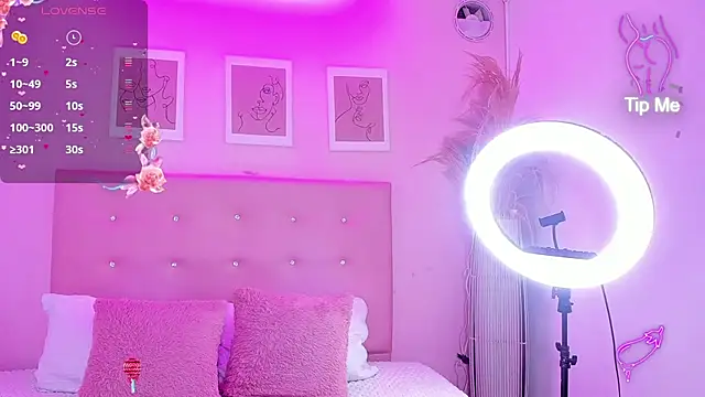 EIMY BRIGHT online show from December 17, 2:01 pm