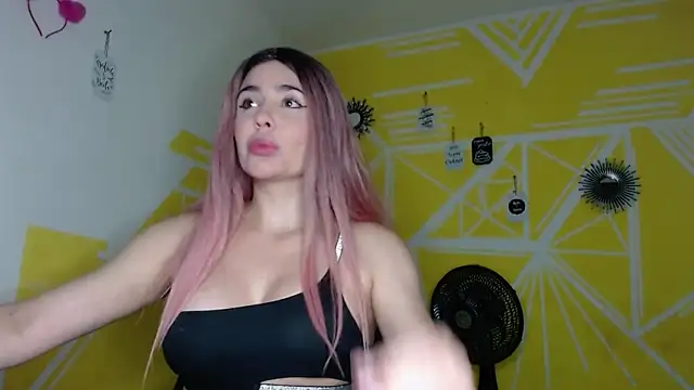 Snapshot of Nikolle_Rouss chatting on October 15, 5:02 pm Nikolle Rouss online show from October 15, 5:02 pm