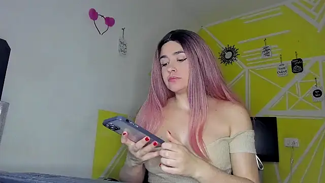 Snapshot of Nikolle_Rouss chatting on November 11, 4:40 pm Nikolle Rouss online show from November 11, 4:40 pm