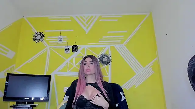 Snapshot of Nikolle_Rouss chatting on November 28, 9:50 pm Nikolle Rouss online show from November 28, 9:50 pm