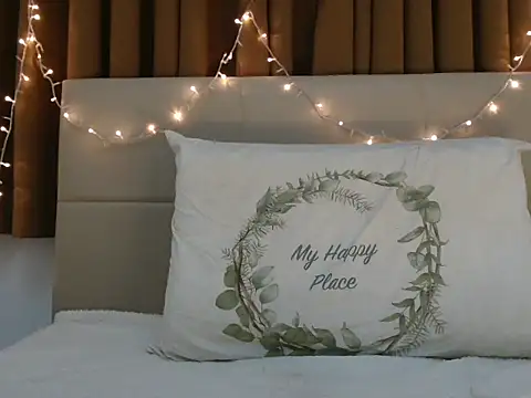 Snapshot of tigerrtiger chatting on December 19, 9:17 pm tigerrtiger online show from December 19, 9:17 pm