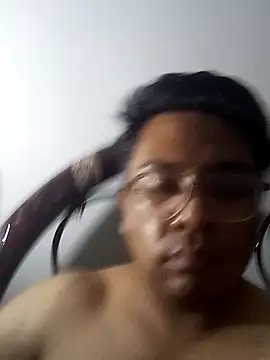 Snapshot of BefittedRadix chatting on December 3, 6:43 am BefittedRadix online show from December 3, 6:43 am