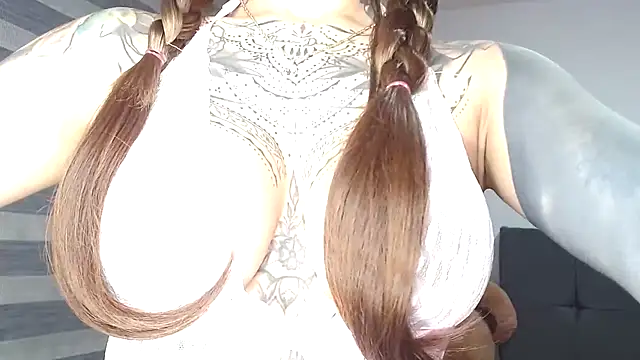 EmiliMontero online show from February 22, 1:18 am