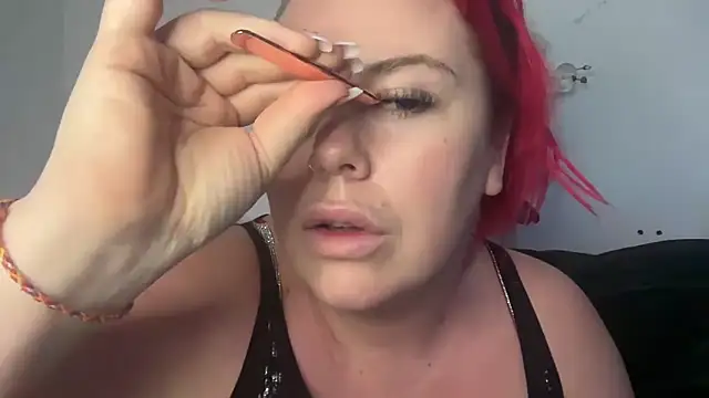 redxxxvixen online show from February 16, 11:37 pm