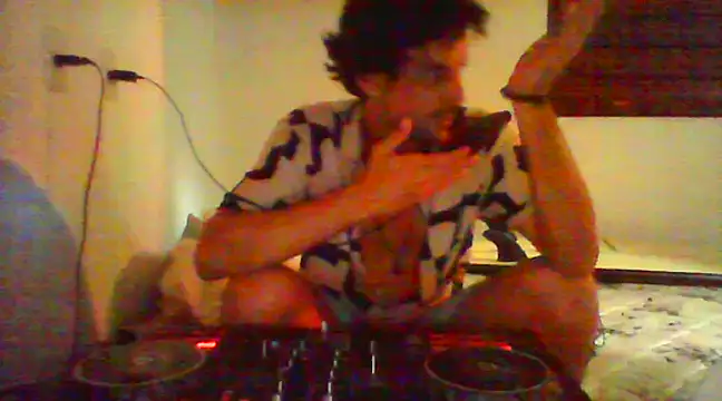 couplemilk online show from January 24, 5:53 am