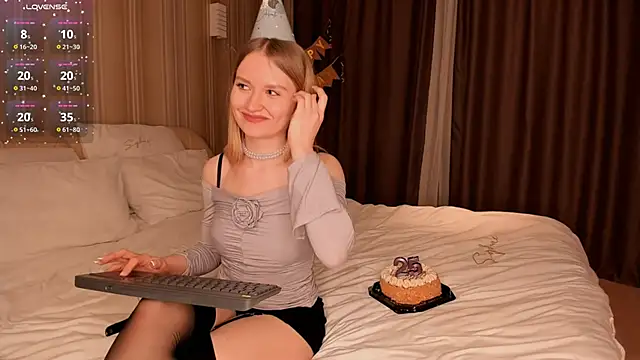 IsabellaTorrance online show from December 21, 7:49 pm