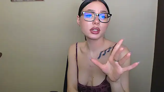 Snapshot of Cutesweetheart chatting on January 20, 1:32 pm Cutesweetheart online show from January 20, 1:32 pm