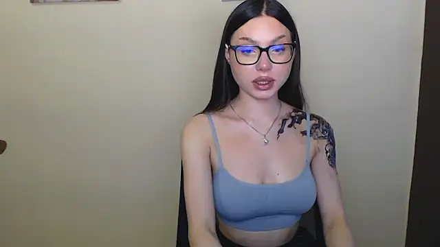 Snapshot of Cutesweetheart chatting on February 4, 12:44 pm Cutesweetheart online show from February 4, 12:44 pm