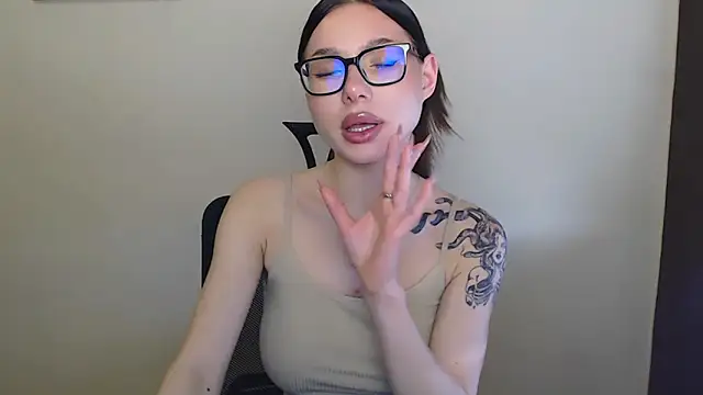 Snapshot of Cutesweetheart chatting on February 18, 11:33 am Cutesweetheart online show from February 18, 11:33 am