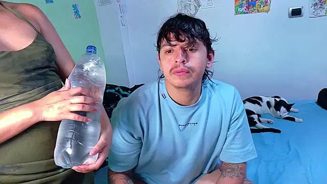 Snapshot of clydexxxbunny chatting on January 16, 1:47 pm clydexxxbunny online show from January 16, 1:47 pm