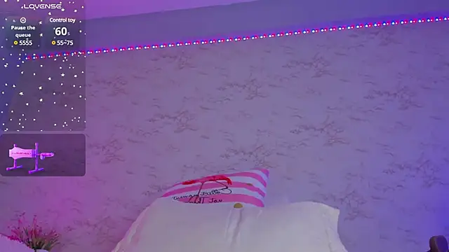 Snapshot of Hannablazze chatting on December 29, 5:44 pm Hannablazze online show from December 29, 5:44 pm