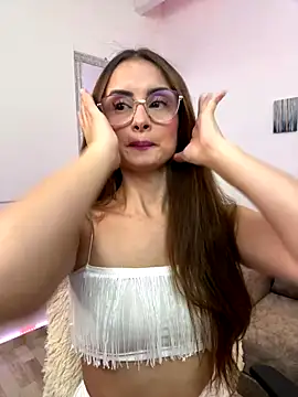 Snapshot of MiaaLoren chatting on November 11, 10:54 pm MiaaLoren online show from November 11, 10:54 pm