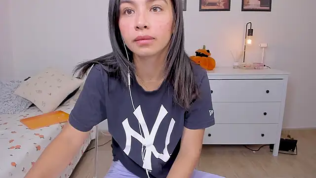 Adriennesexxx online show from September 28, 6:46 pm