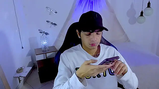 Brand habes online show from November 7, 1:44 pm