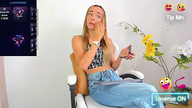 Snapshot of Linda_Crawford chatting on January 16, 4:50 pm Linda Crawford online show from January 16, 4:50 pm