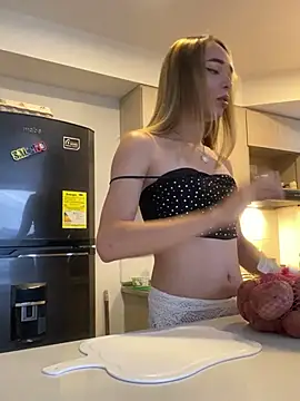 Snapshot of Linda_Crawford chatting on March 11, 10:09 pm Linda Crawford online show from March 11, 10:09 pm