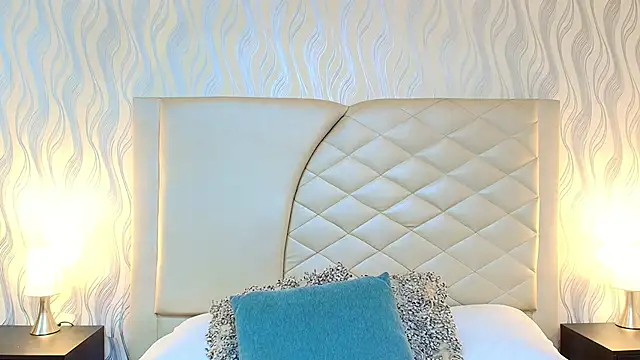 Snapshot of Amberr_Greyy chatting on November 29, 5:49 pm Amberr Greyy online show from November 29, 5:49 pm