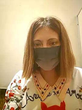 Snapshot of Lunababymylove chatting on December 15, 1:02 am Lunababymylove online show from December 15, 1:02 am