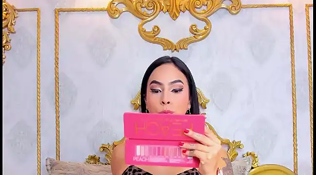 Snapshot of GiahDaniels chatting on January 8, 8:50 pm GiahDaniels online show from January 8, 8:50 pm