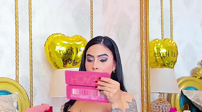 Snapshot of GiahDaniels chatting on March 6, 1:05 am GiahDaniels online show from March 6, 1:05 am