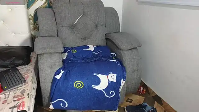 dakota guirl online show from December 27, 9:06 am