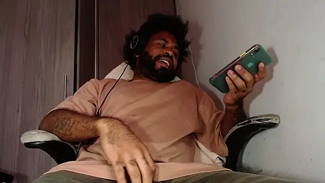 KaelMoreau online show from March 8, 7:53 pm