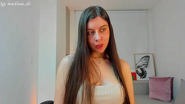 Nadiaa  online show from January 4, 3:07 am