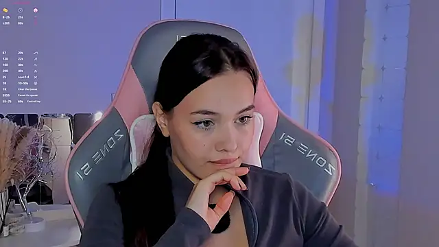 Snapshot of _Sweetie_ chatting on November 19, 11:32 am Sweetie online show from November 19, 11:32 am