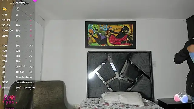 Snapshot of Vahiolet_smith chatting on October 22, 3:29 am Vahiolet smith online show from October 22, 3:29 am