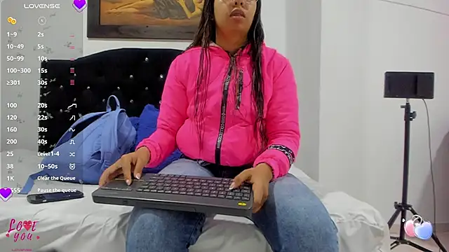 Snapshot of Vahiolet_smith chatting on December 4, 3:27 am Vahiolet smith online show from December 4, 3:27 am