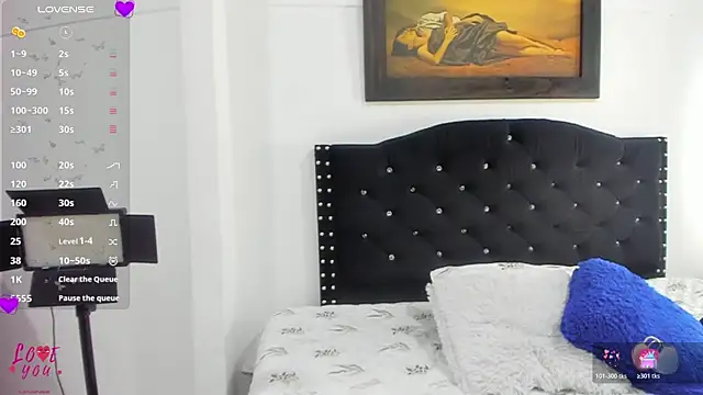 Snapshot of Vahiolet_smith chatting on December 19, 3:35 am Vahiolet smith online show from December 19, 3:35 am