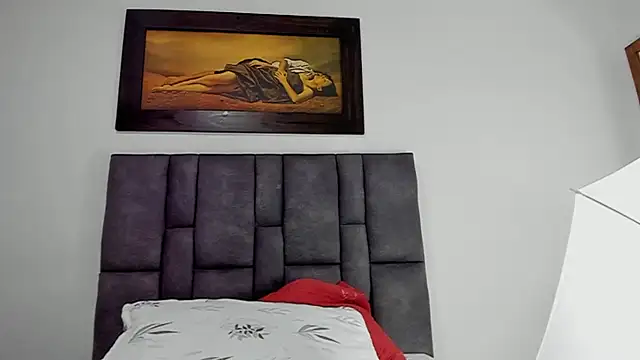 Snapshot of Vahiolet_smith chatting on January 14, 3:45 am Vahiolet smith online show from January 14, 3:45 am